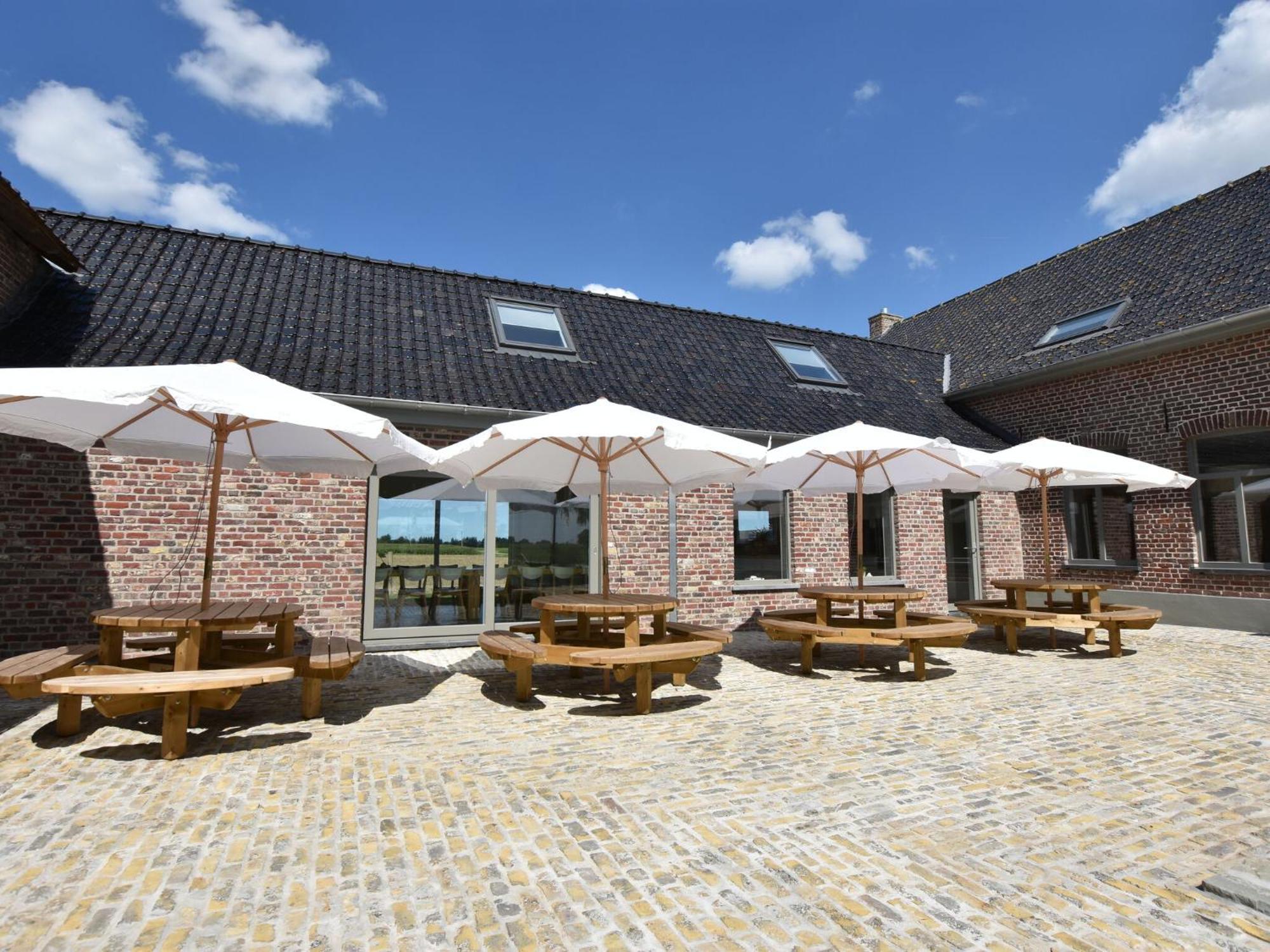 Spacious Holiday Home With Pond In Poperinge Roesbrugge-Haringe Buitenkant foto