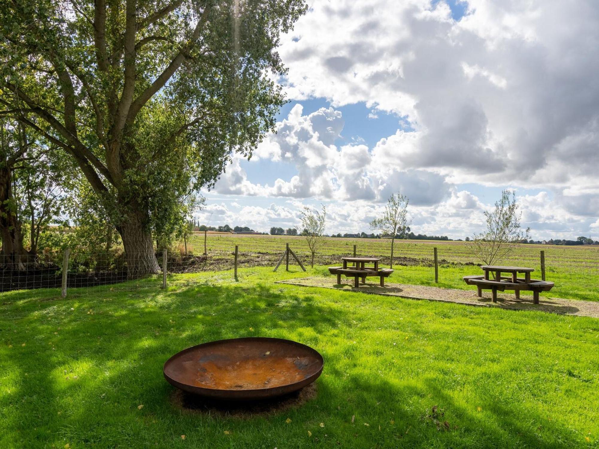 Spacious Holiday Home With Pond In Poperinge Roesbrugge-Haringe Buitenkant foto