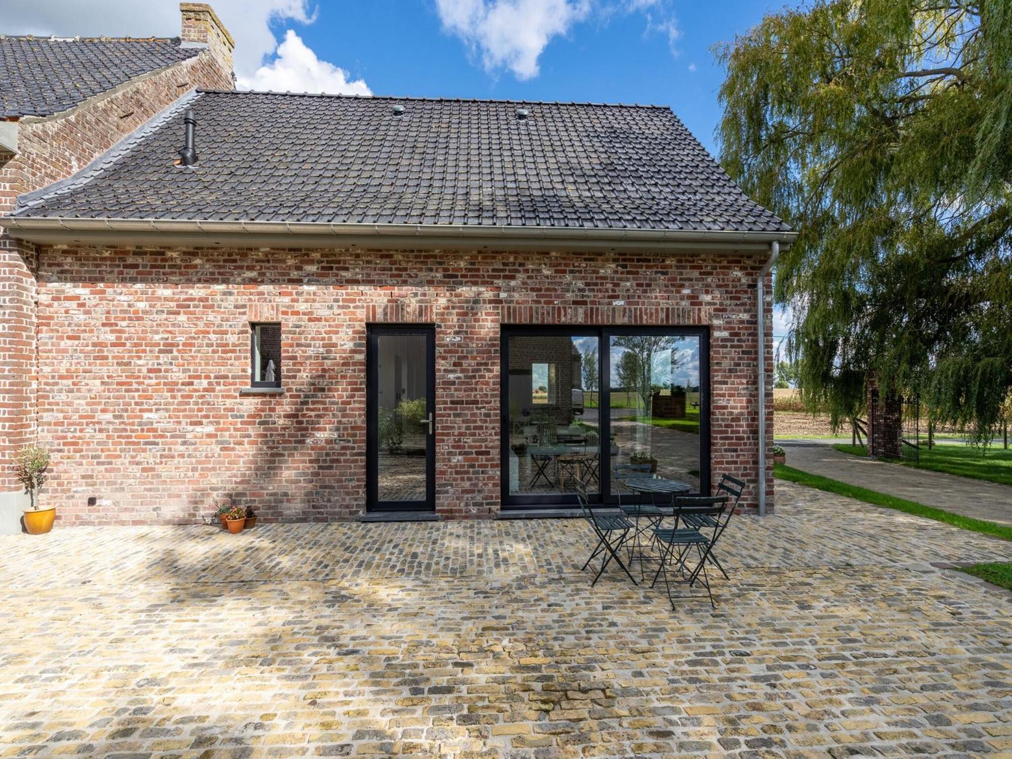 Spacious Holiday Home With Pond In Poperinge Roesbrugge-Haringe Buitenkant foto