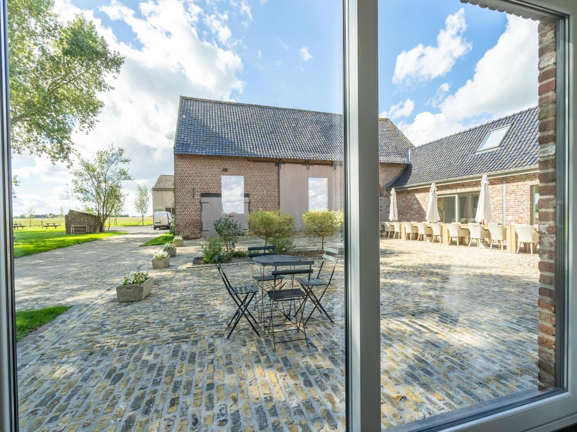 Spacious Holiday Home With Pond In Poperinge Roesbrugge-Haringe Buitenkant foto